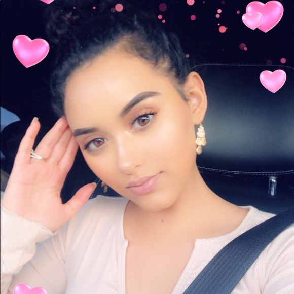 Meet your Posher, Karrie - Picture 1 of 1